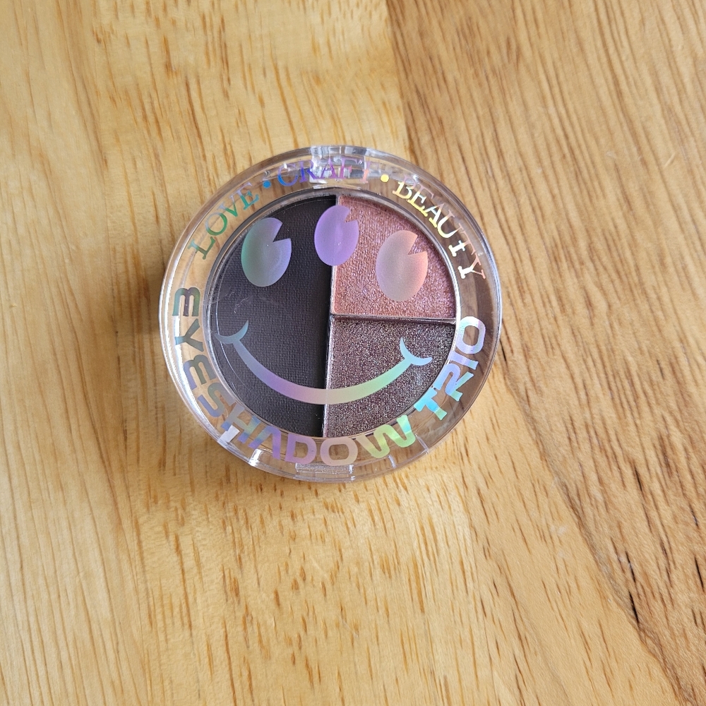 LOVE+CRAFT+BEAUTY Eyeshadow Trio In Outta Limits